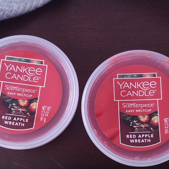 Yankee Candle Other - Yankee Candle Red Apple Wreath Easy MeltCup Set